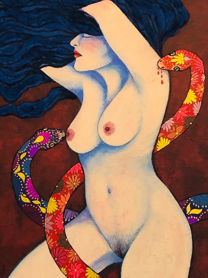 Peinture d'une femme nue de profil avec un serpent rouge qui l'entoure et qui la mord